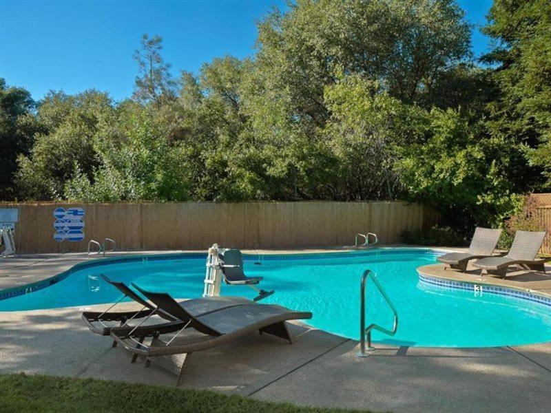 Lake Natoma Inn Фолсъм Екстериор снимка
