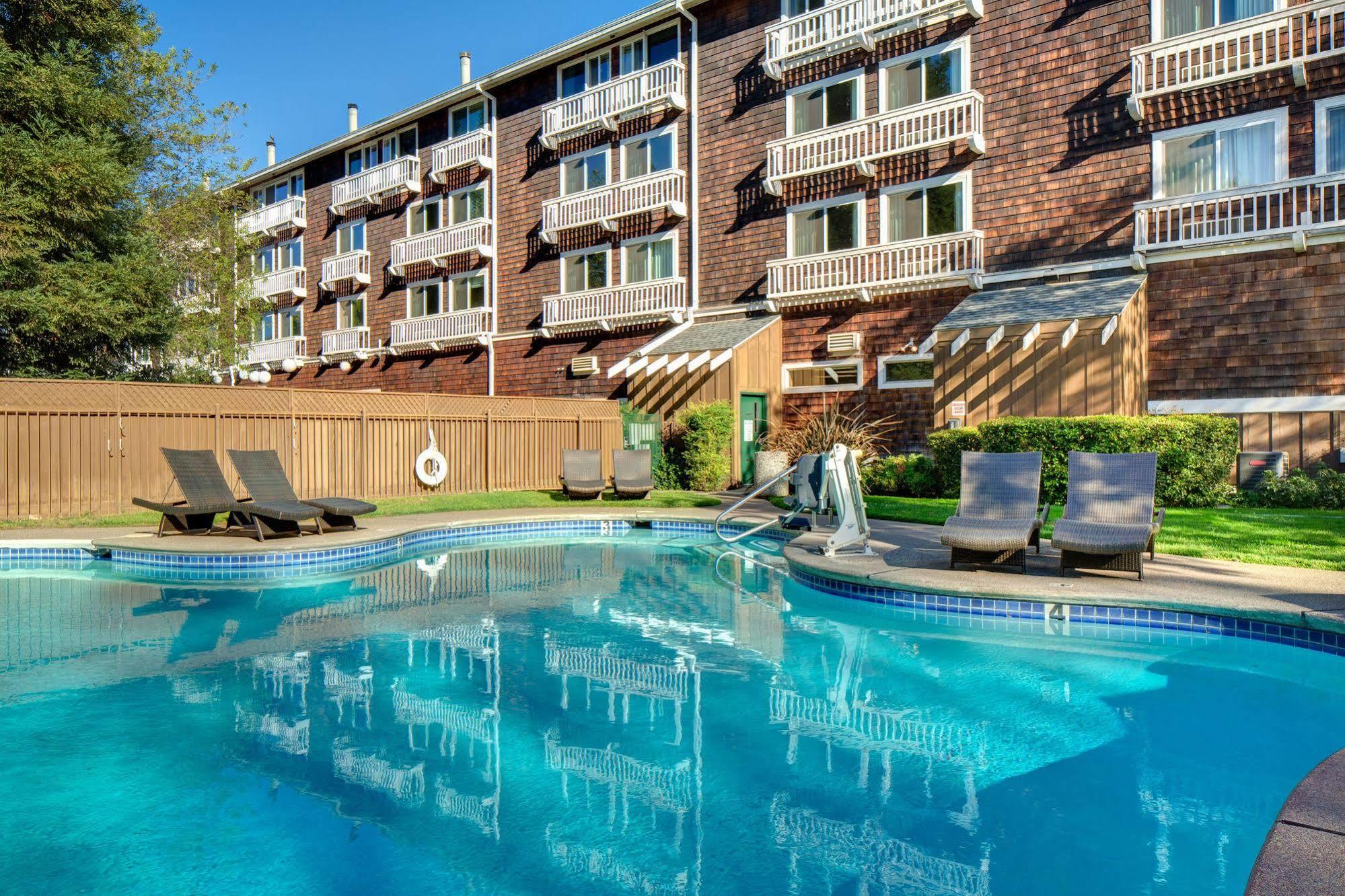 Lake Natoma Inn Фолсъм Екстериор снимка