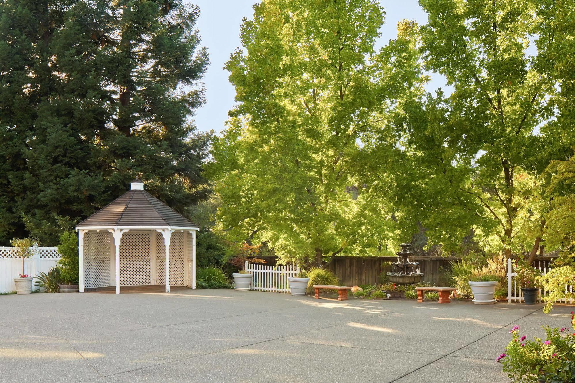 Lake Natoma Inn Фолсъм Екстериор снимка
